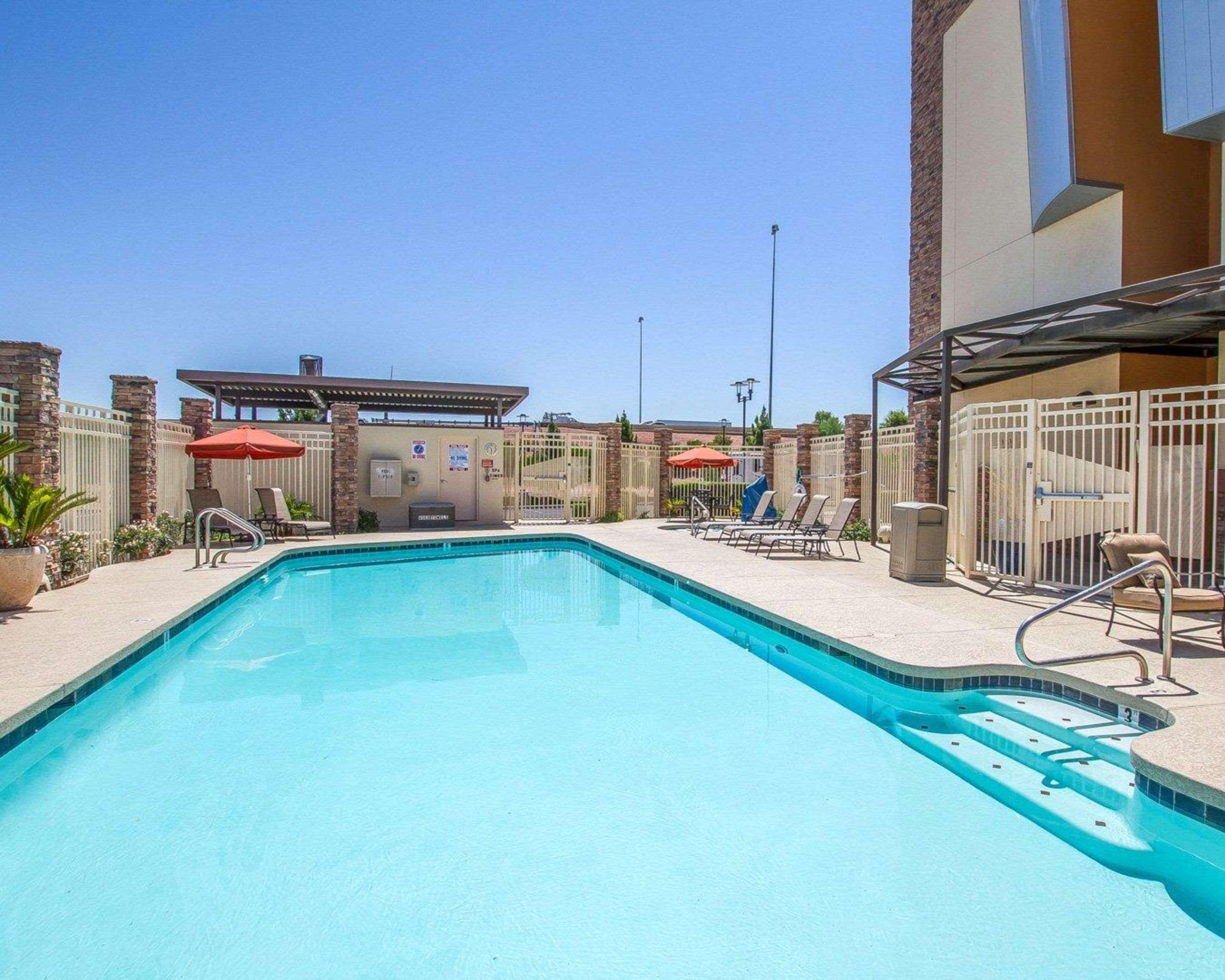 Comfort Suites Glendale - State Farm Stadium Area Экстерьер фото